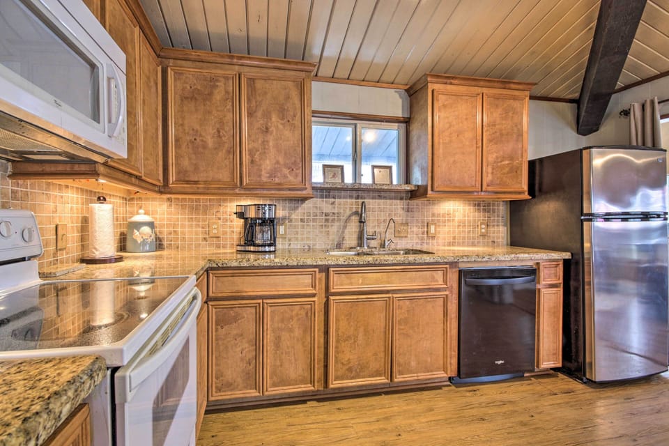 Fully Equipped Kitchen | Coffee Maker