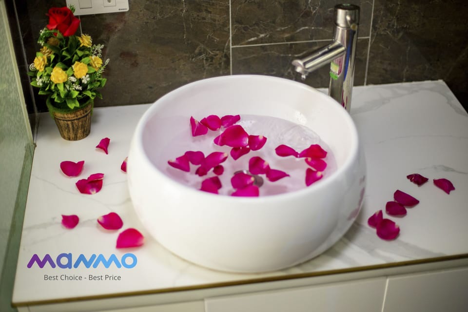 City Studio | Bathroom sink