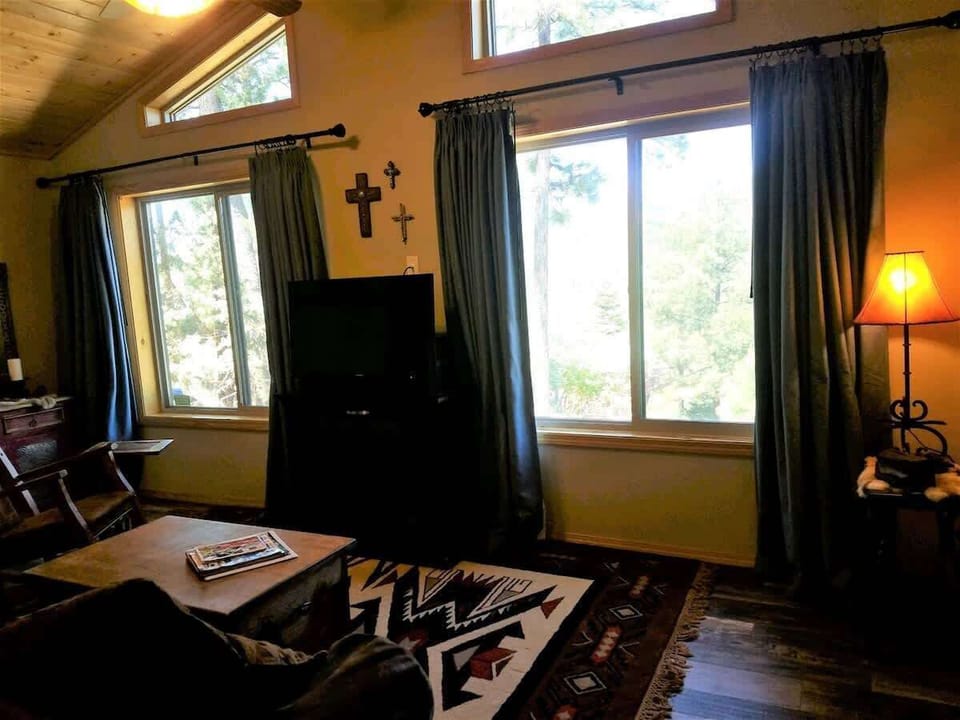 Mountain Majesty - Cozy Cabins LLC