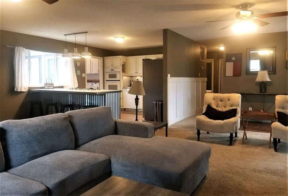 Friendly Nabors - Cozy Cabins LLC