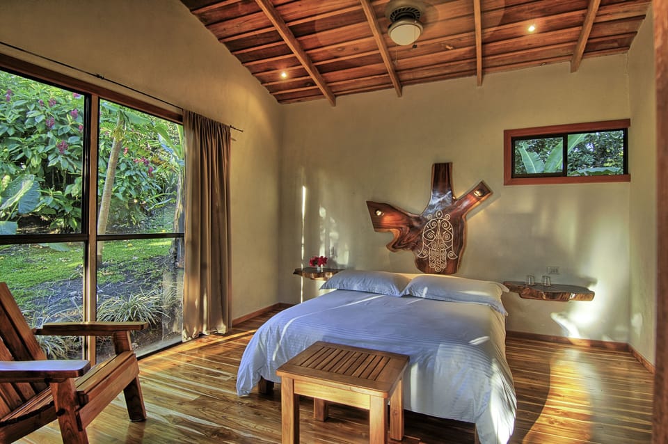 Room (Jungle) | Down comforters, in-room safe, individually decorated, soundproofing