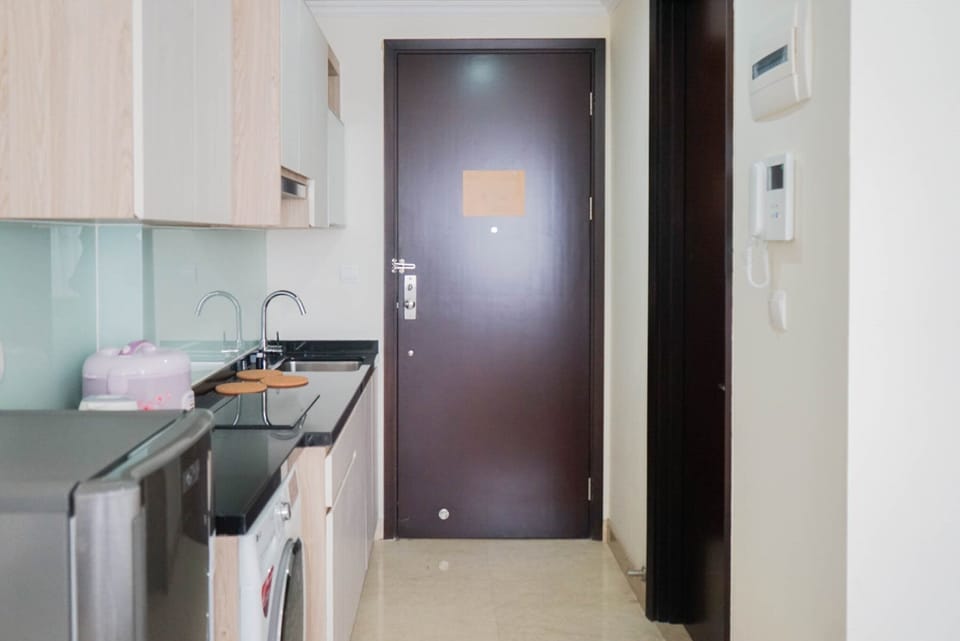 Room | Private kitchen | Fridge, stovetop, cookware/dishes/utensils