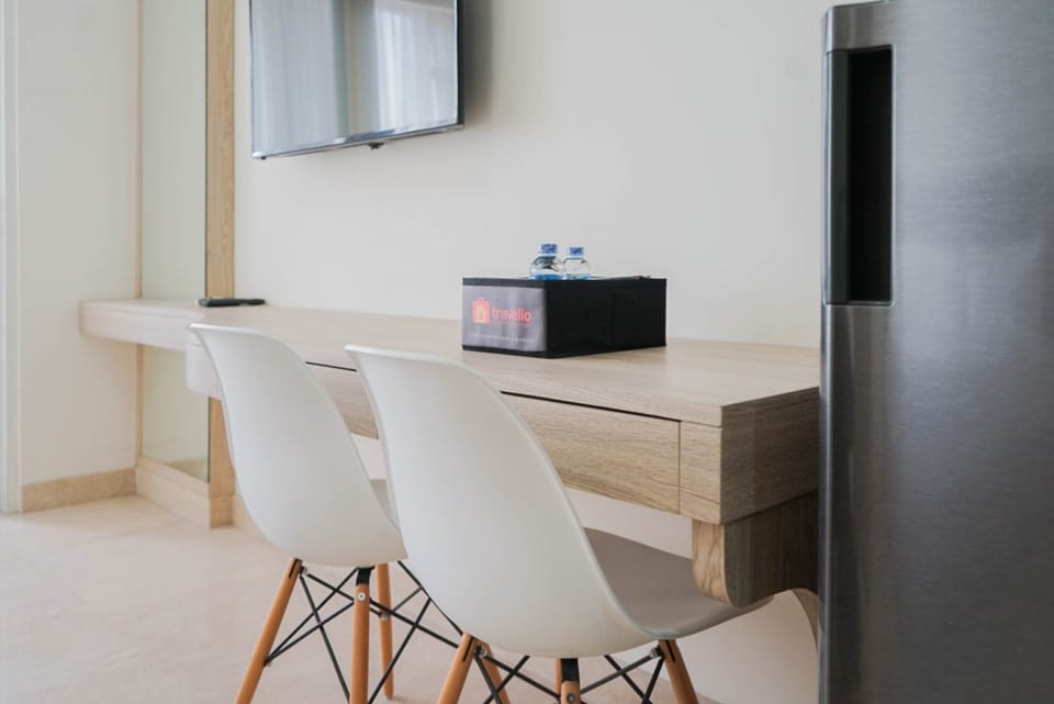 Room | In-room dining