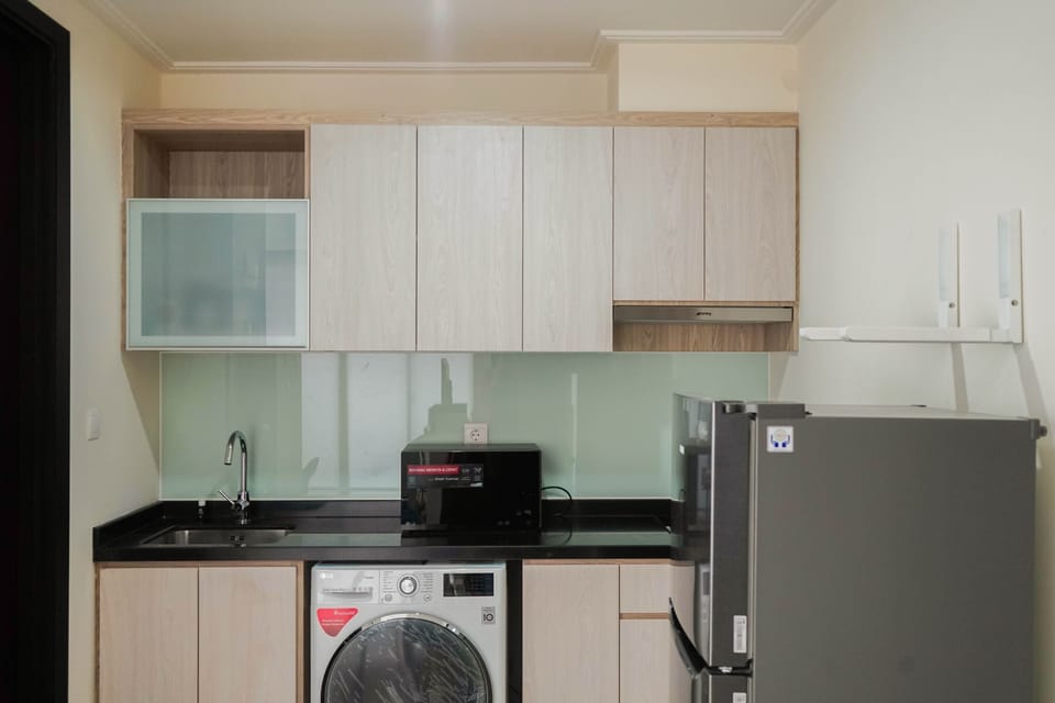 Fridge, stovetop, cookware/dishes/utensils