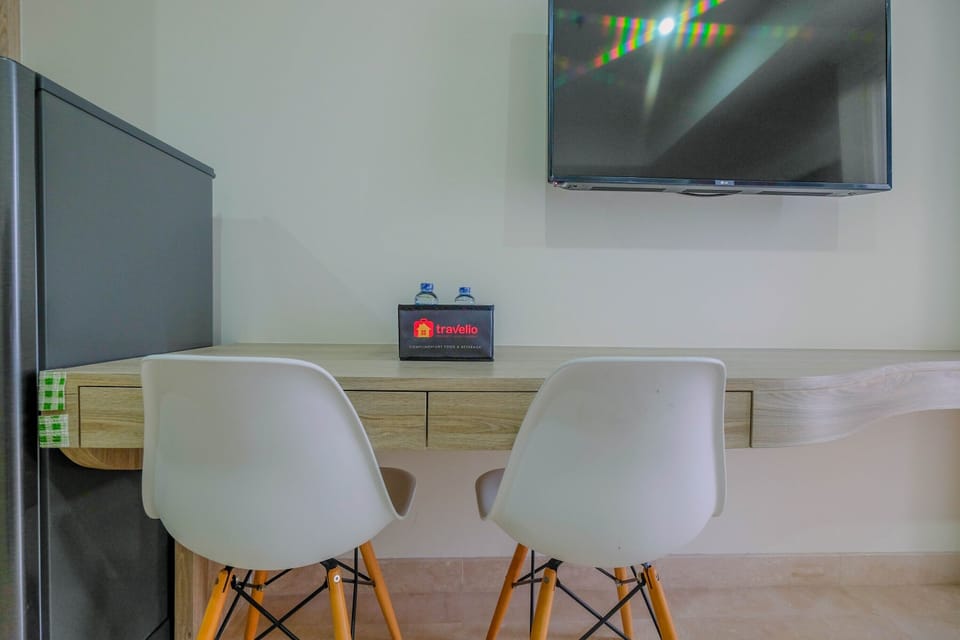 Room | In-room dining