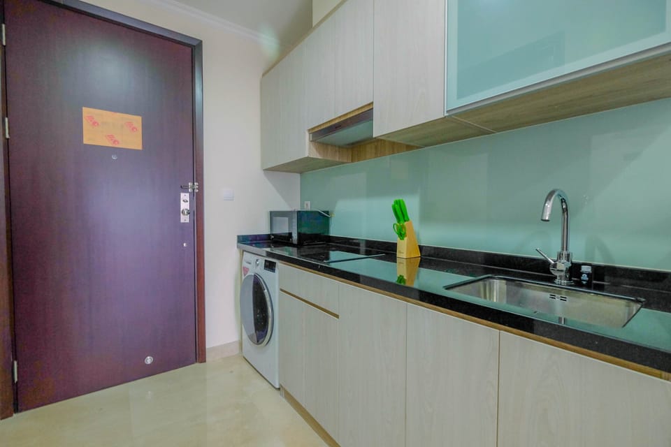Room | Private kitchen | Fridge, microwave, stovetop, electric kettle
