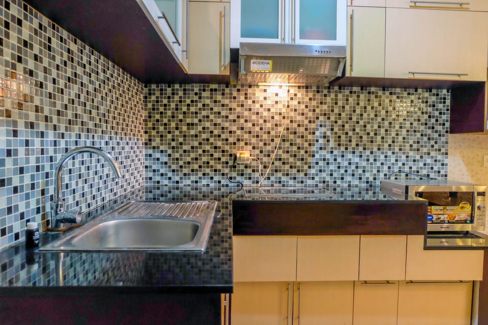 Fridge, stovetop, cookware/dishes/utensils