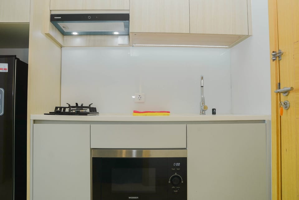 Room | Private kitchen | Fridge, stovetop, cookware/dishes/utensils