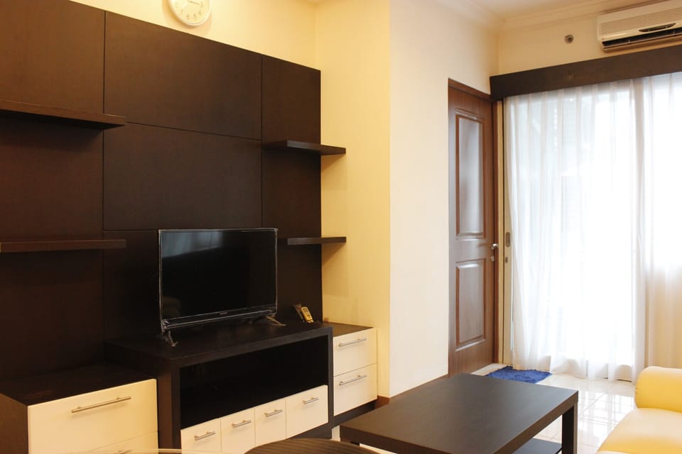 Room | Living room | TV
