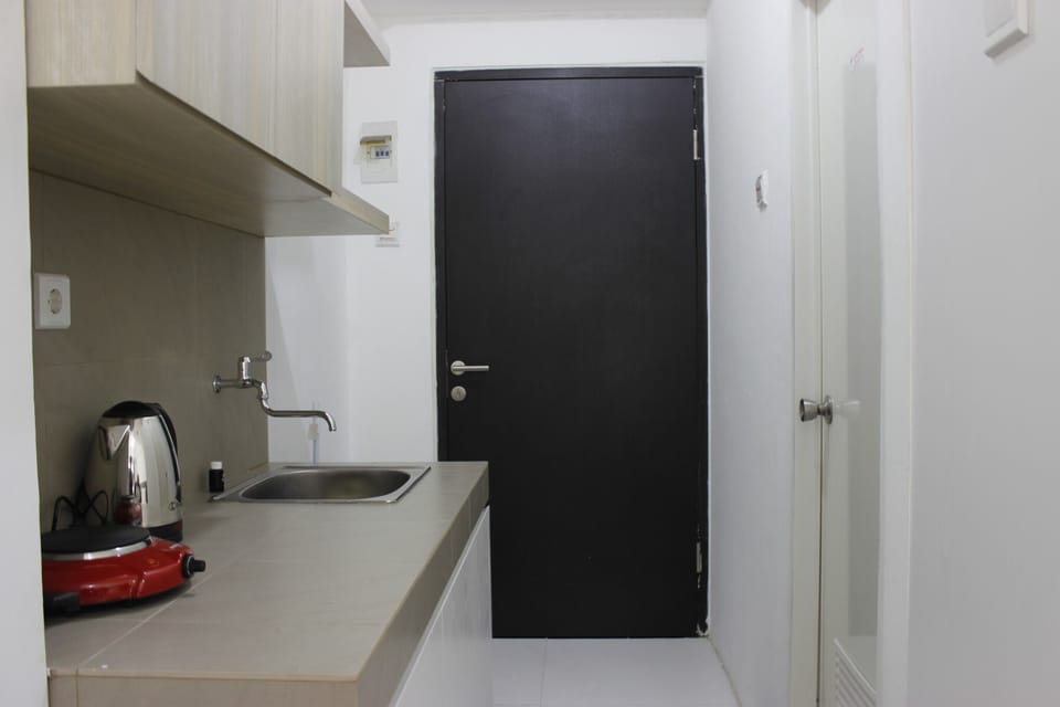Room | Private kitchen | Fridge, stovetop, cookware/dishes/utensils
