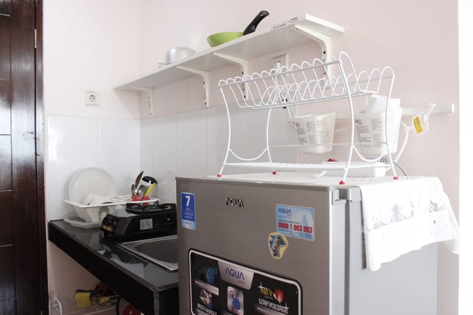 Fridge, stovetop, cookware/dishes/utensils