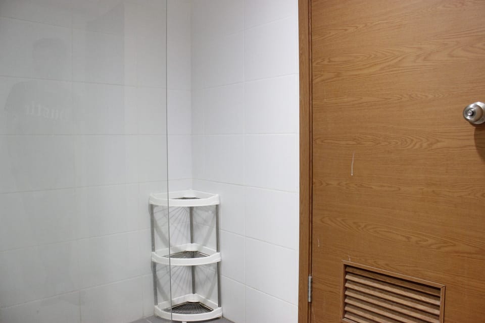 Room | Bathroom | Shower, towels