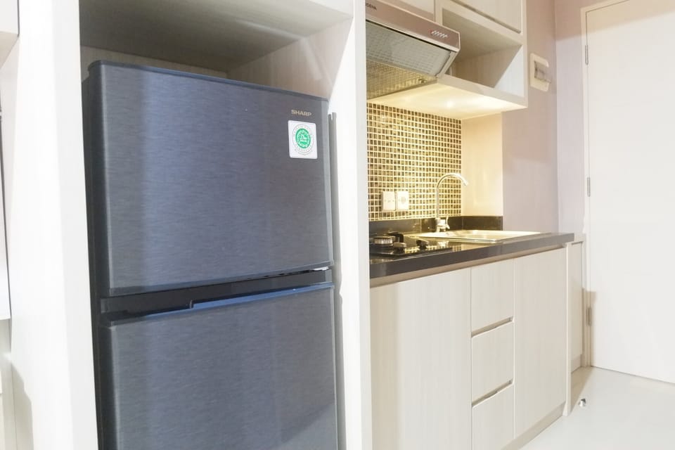 Room | Private kitchen | Fridge, stovetop, cookware/dishes/utensils
