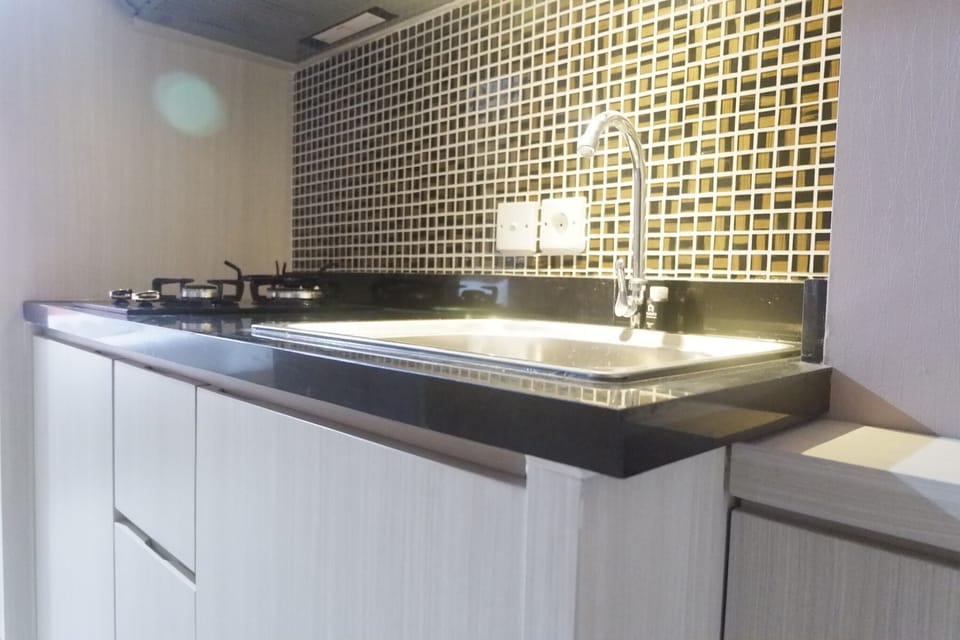 Room | Private kitchen | Fridge, stovetop, cookware/dishes/utensils