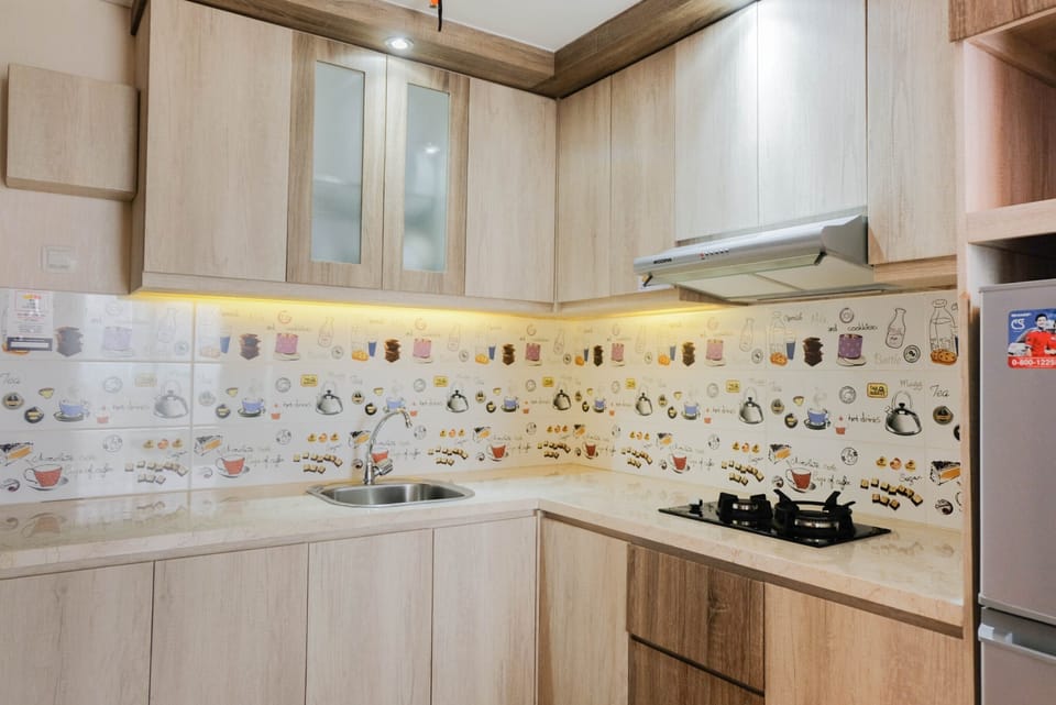 Fridge, stovetop, cookware/dishes/utensils