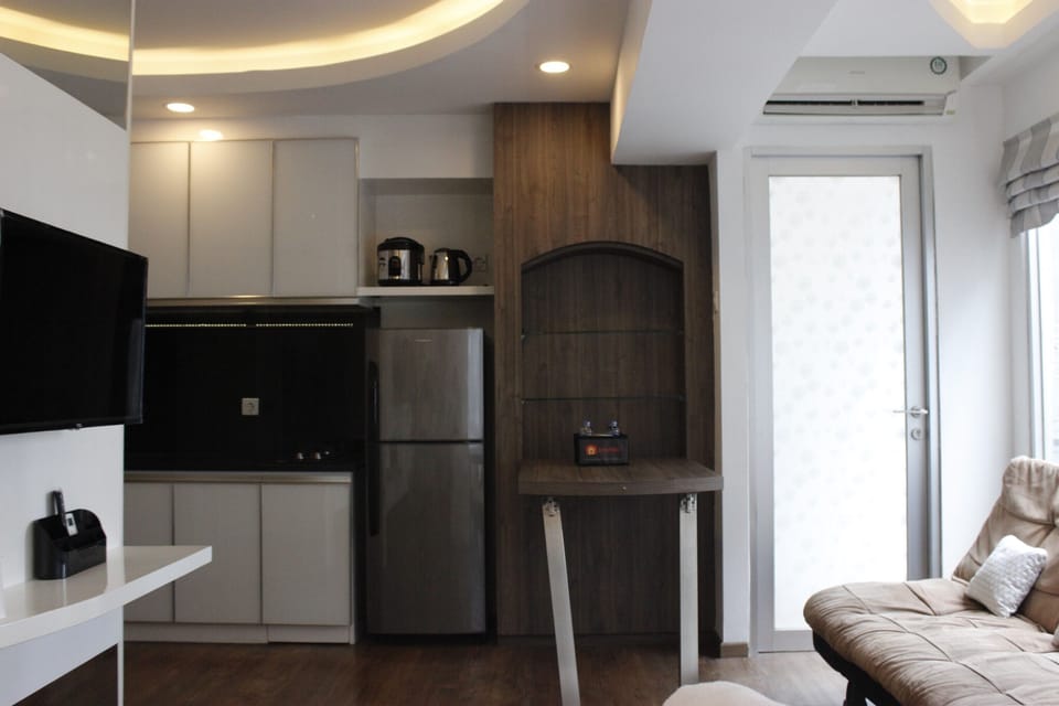 Room | Living area | TV