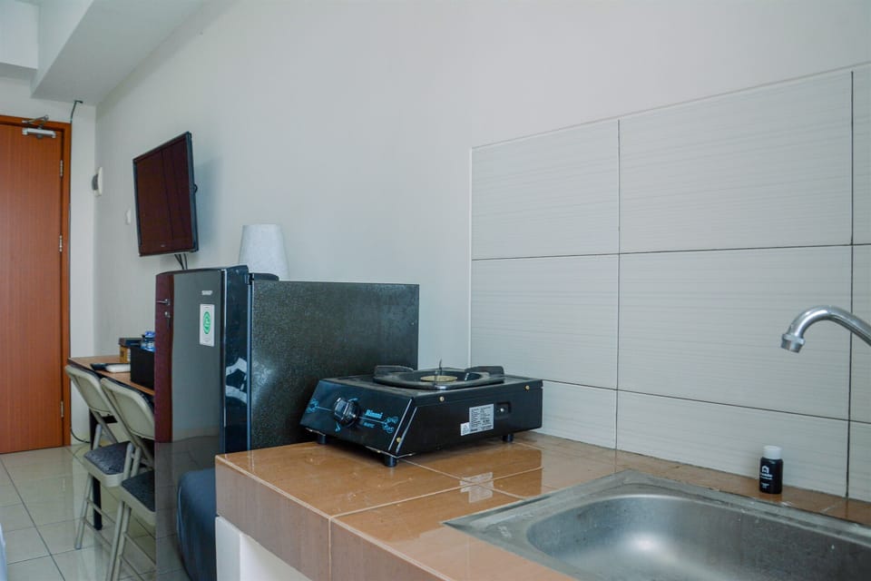 Room | Private kitchen | Fridge, stovetop, cookware/dishes/utensils