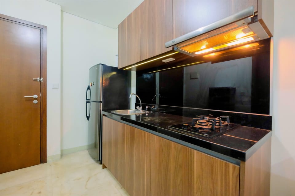 Room | Private kitchenette | Fridge, stovetop, cookware/dishes/utensils