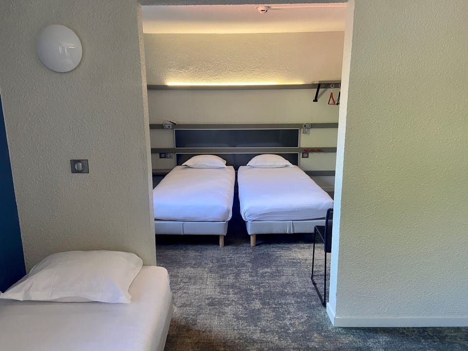 Standard Room, Multiple Beds | Desk, blackout drapes, free cribs/infant beds, rollaway beds