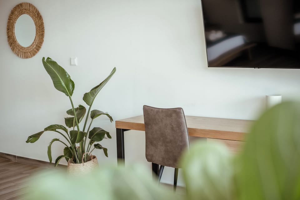 In-room safe, desk, soundproofing, free WiFi
