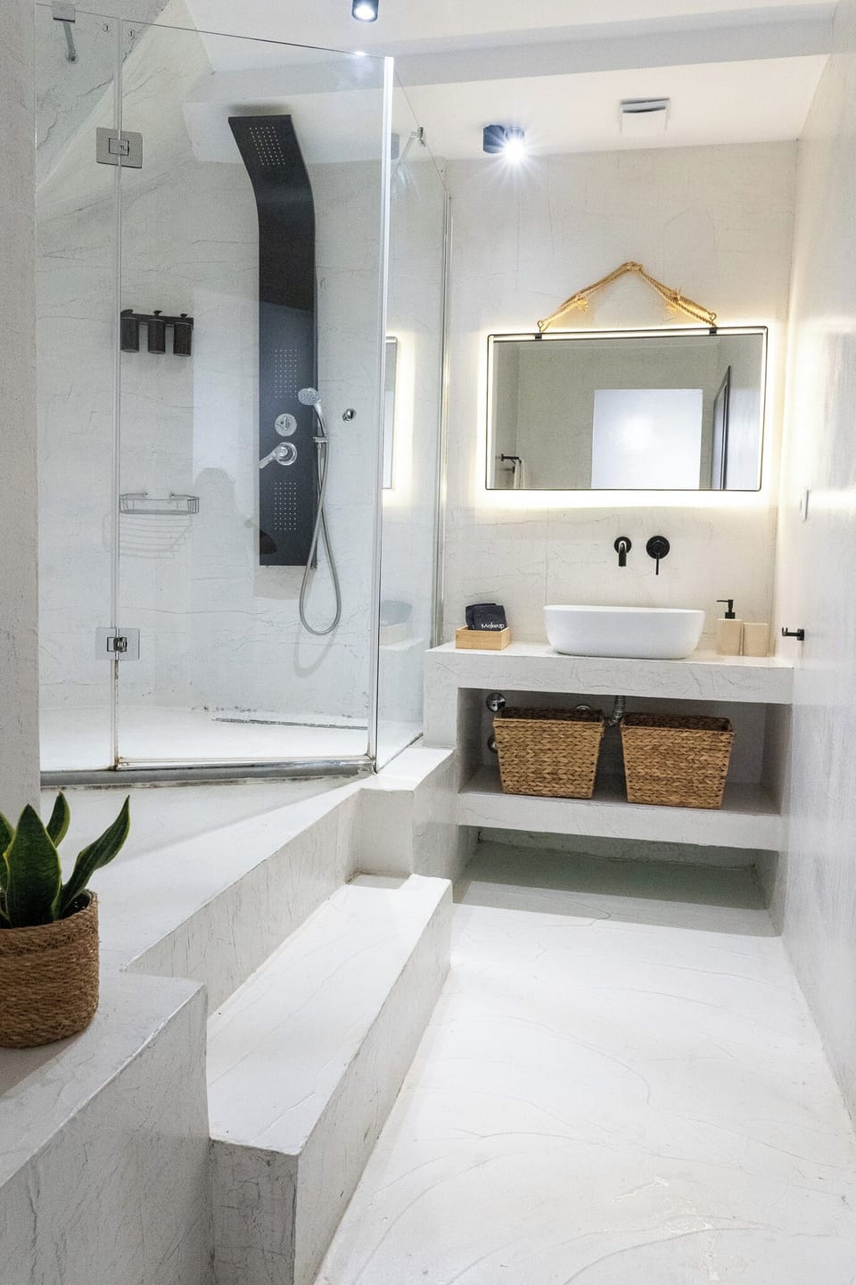 Standard Double No Balcony | Bathroom | Shower, free toiletries, hair dryer, towels