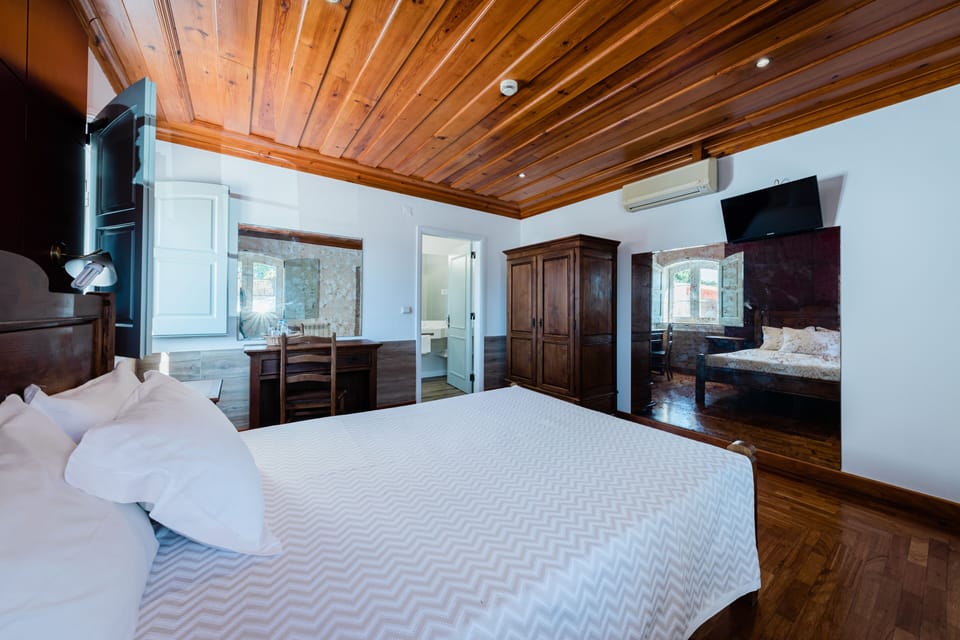 Superior Room | Desk, laptop workspace, free WiFi, bed sheets