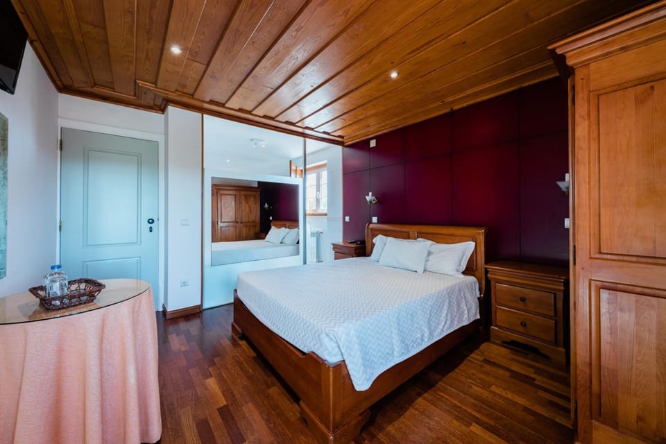 Desk, laptop workspace, free WiFi, bed sheets
