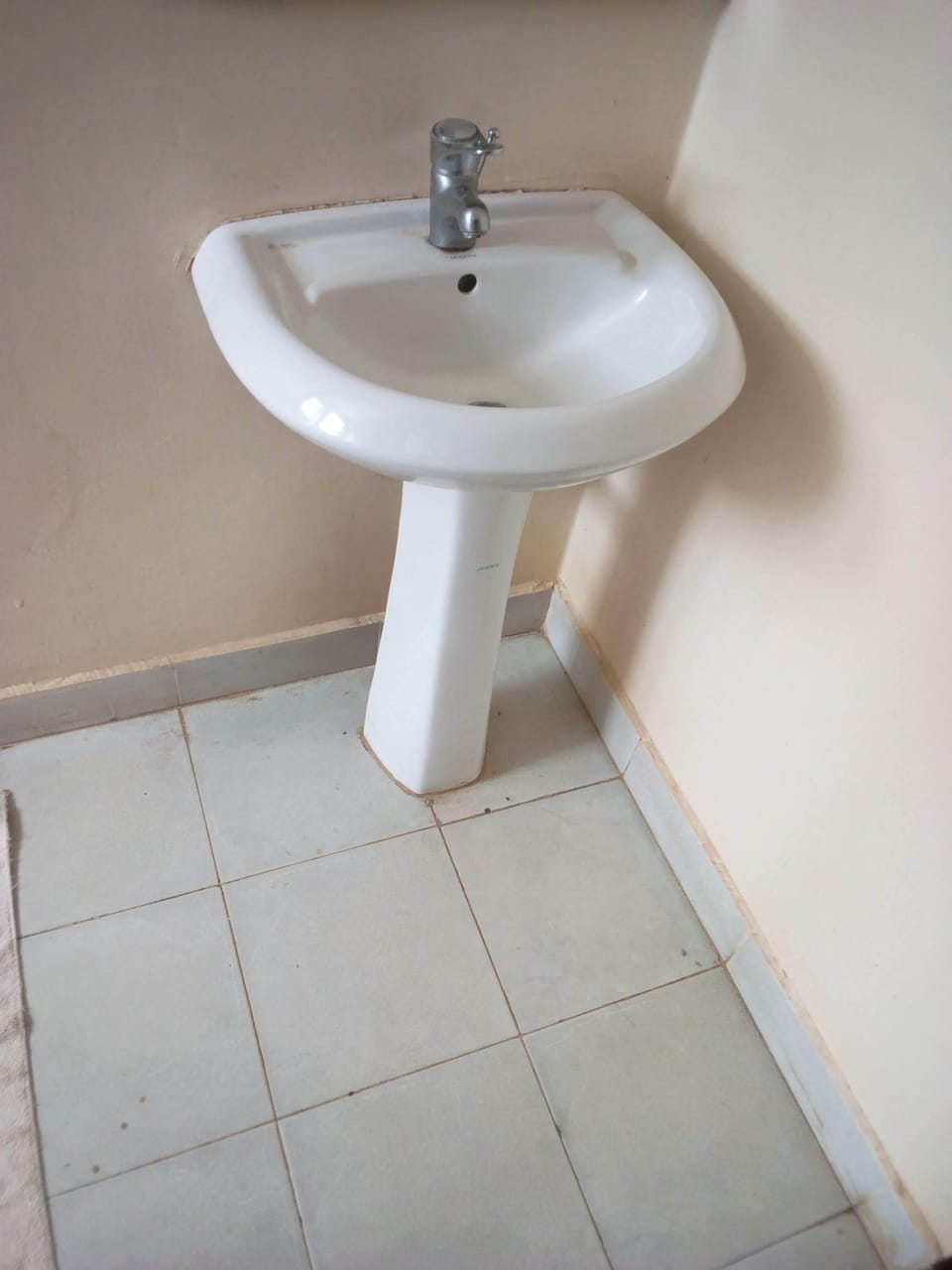 Single Room | Bathroom sink