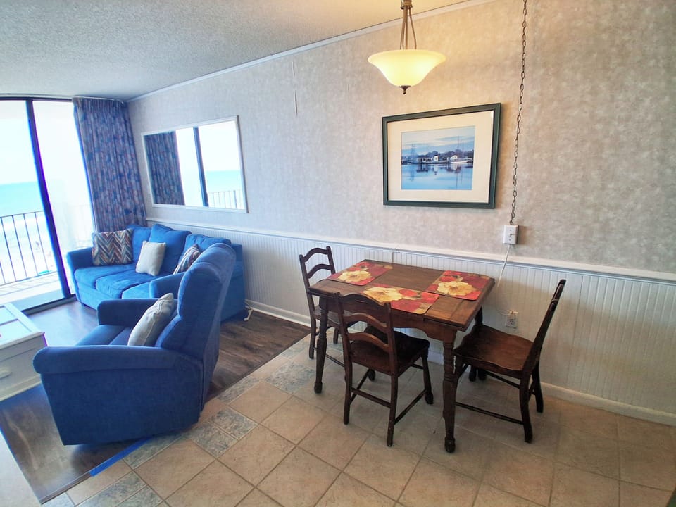 Quaint Dining Area