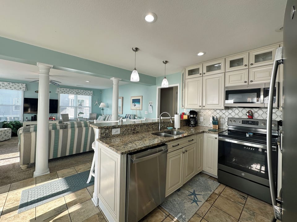 Spacious, fully equipped, upgraded kitchen.