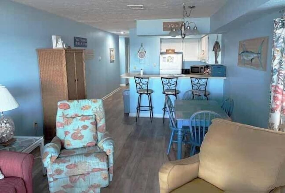 Open Concept Living, Dining & Kitchen