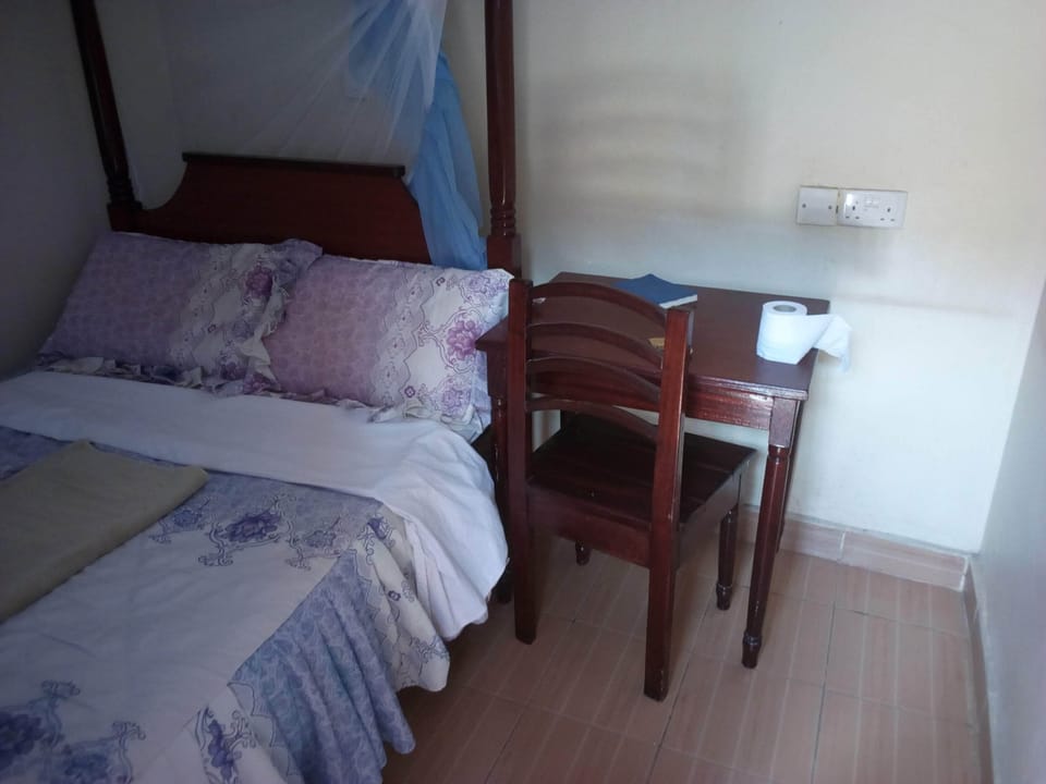 Single Room | Desk, blackout drapes, free WiFi, bed sheets