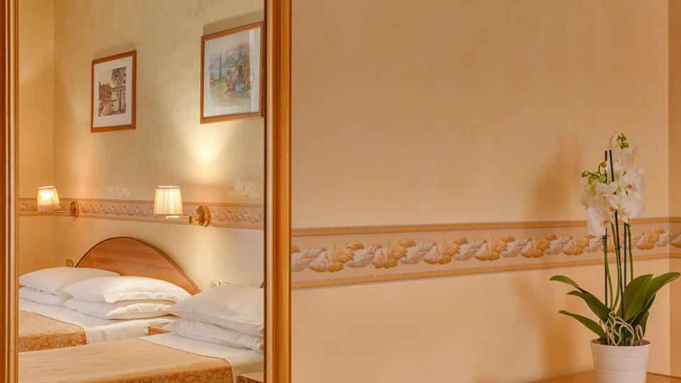Triple Room | Soundproofing, WiFi (free), bed sheets