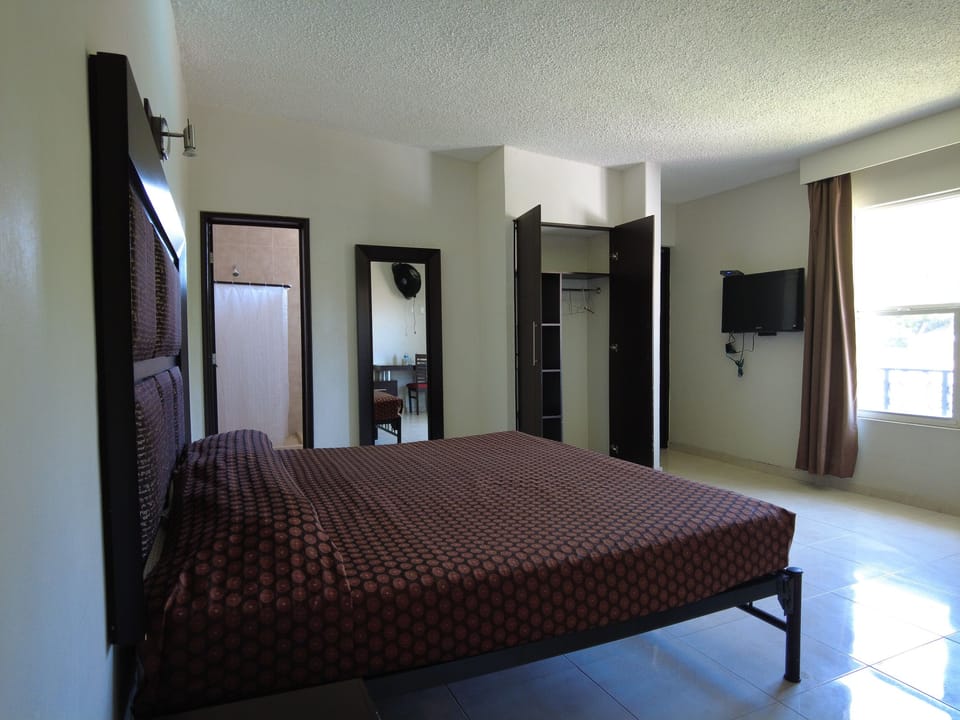 Deluxe Room | Free WiFi, bed sheets