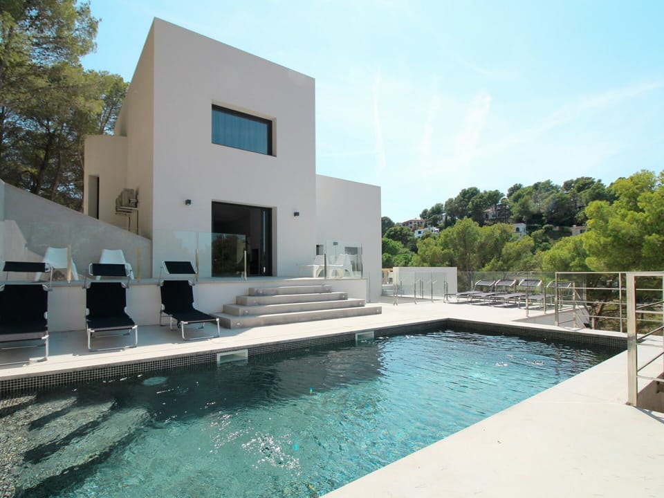 Property, House, Swimming Pool, Building, Architecture, Real Estate, Home, Villa, Estate, Residential Area