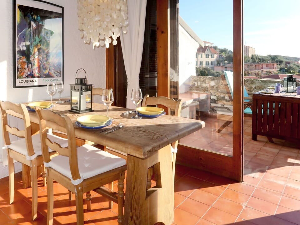 Furniture, Room, Property, Table, Dining Room, Kitchen & Dining Room Table, Interior Design, Building, House, Real Estate