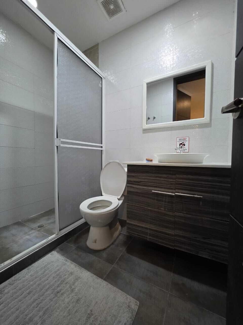Double Room, 1 Queen Bed | Bathroom | Shower, bidet, towels