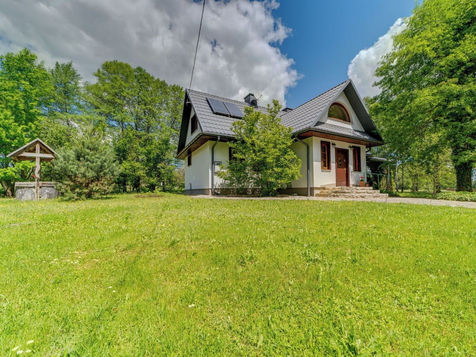 Grass, House, Home, Cottage, Roof, Lawn, Garden, Estate, Farmhouse, Landscaping