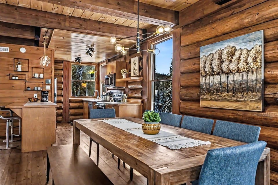 Seamless flow. The connection between the kitchen and dining area makes entertaining easy and enjoyable.