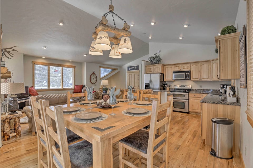 Dining Area | Dishware & Flatware