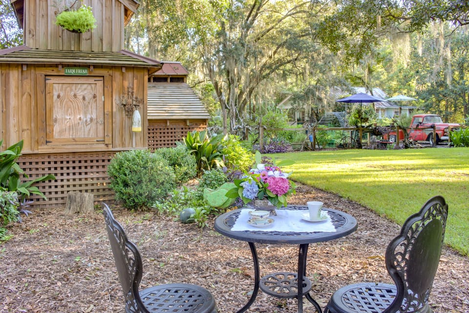 Outdoor Seating Area | Chicken Coop