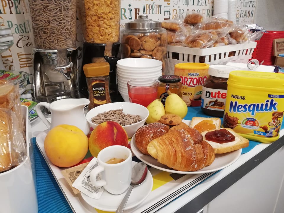 Free daily on-the-go breakfast