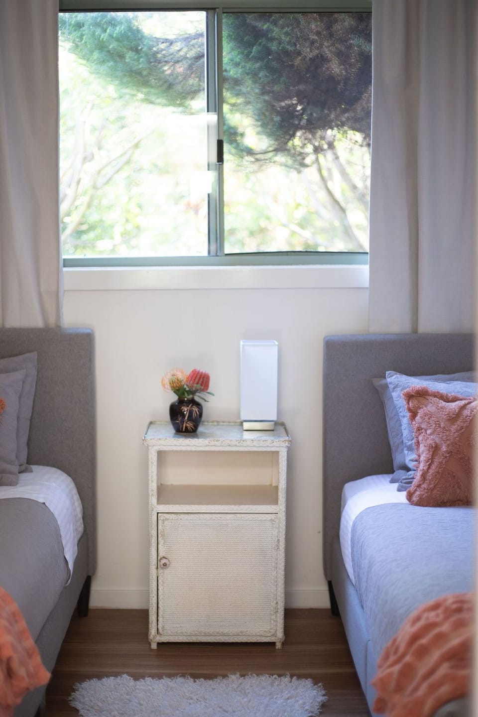 Bedroom 2 has 2 single beds with lovley linen.