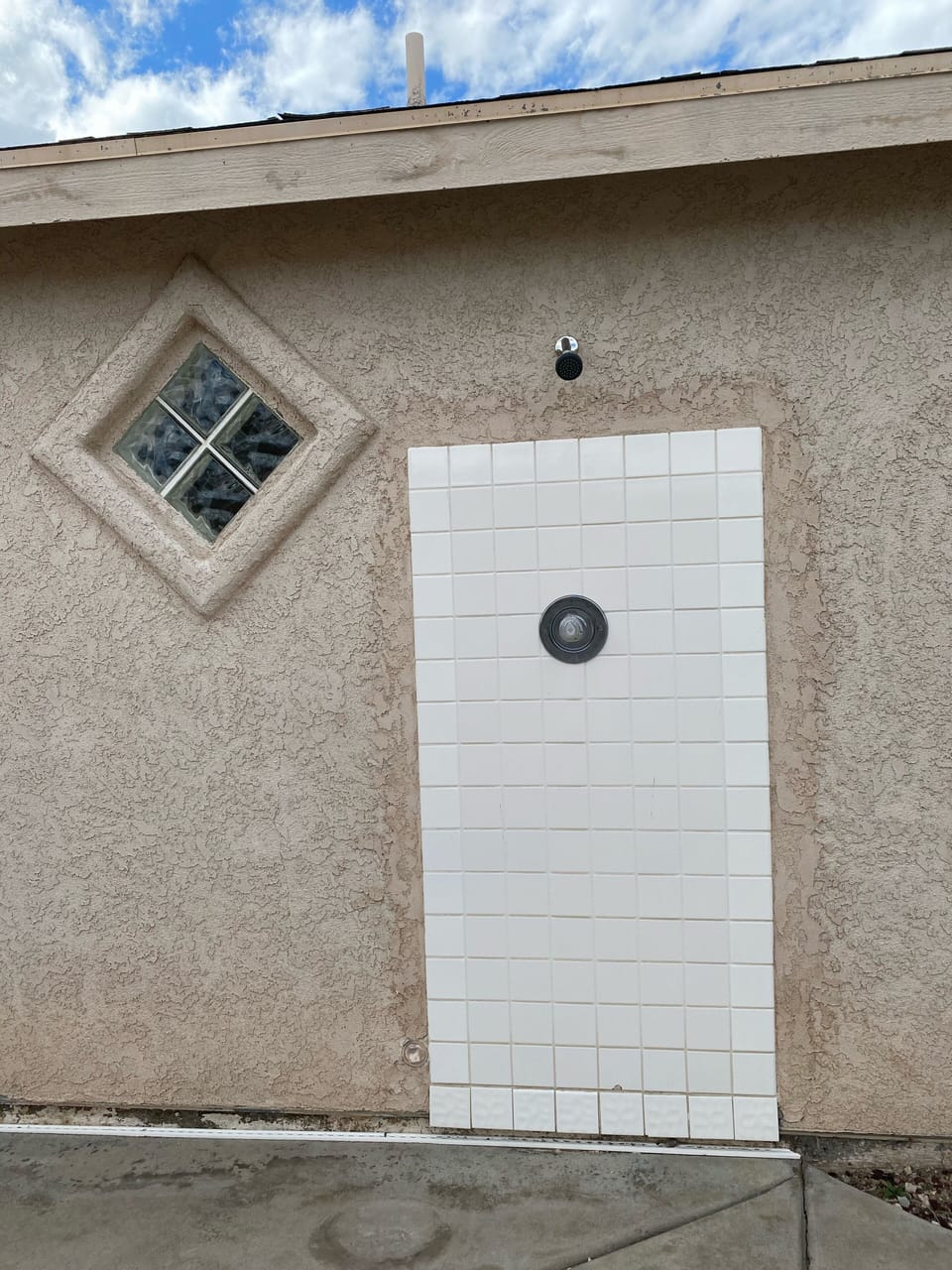 outdoor shower off pool