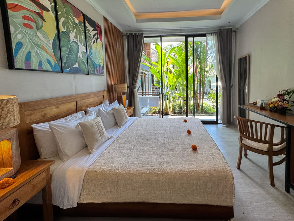 Superior Room | Desk, laptop workspace, free WiFi, bed sheets