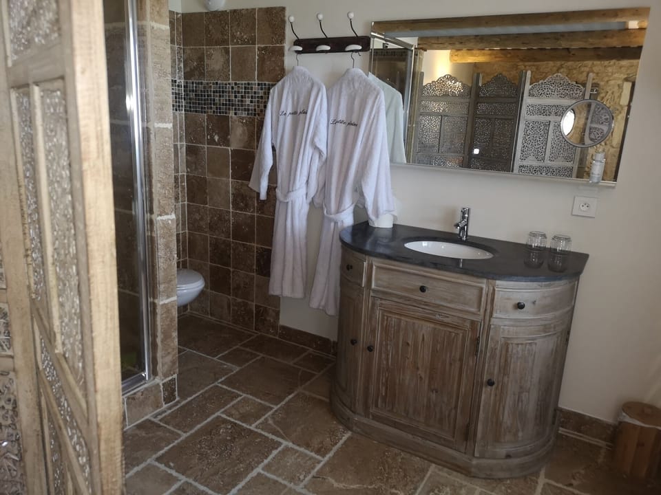 Comfort Double Room (Eden) | Minibar, soundproofing, free WiFi, bed sheets
