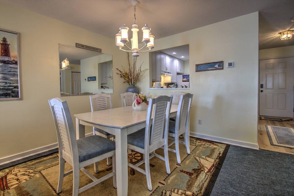 Enjoy family dinner time at the dining table.