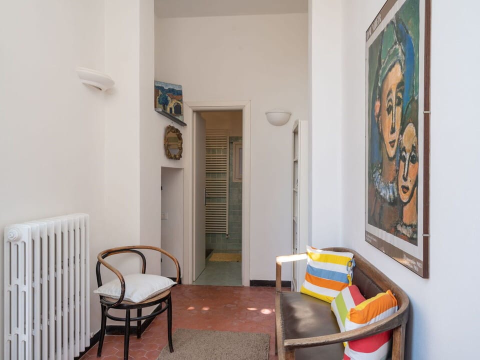 Picture Frame, Property, Furniture, Table, Building, Wood, Door, Interior Design, Chair, Flooring