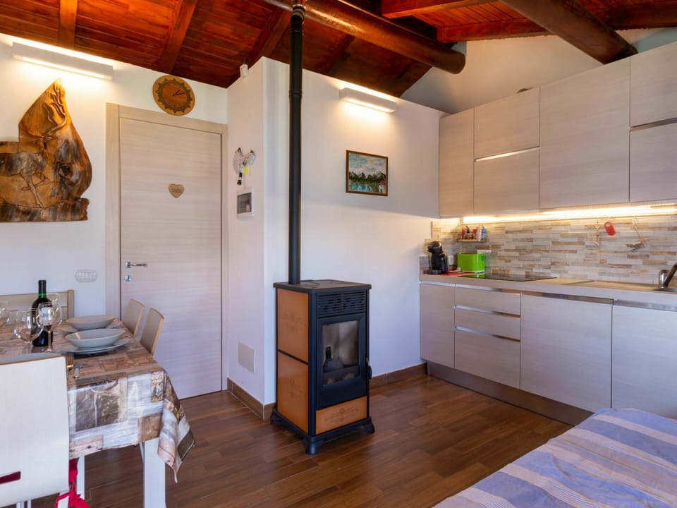 Cabinetry, Furniture, Property, Countertop, Wood, Interior Design, Drawer, Kitchen, Building, Architecture