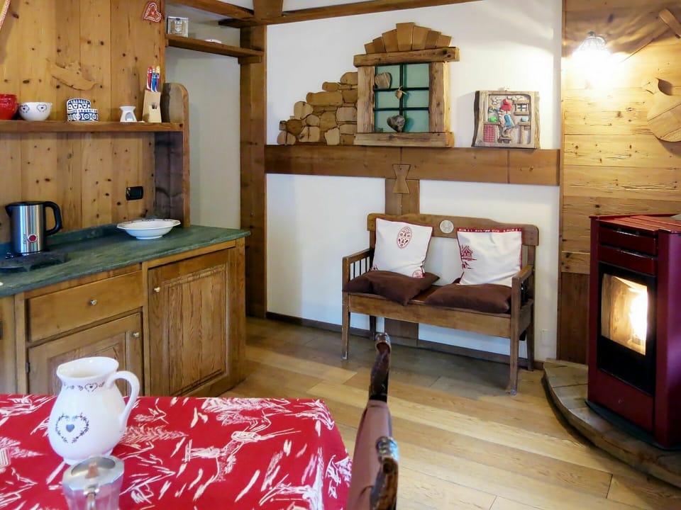 Furniture, Property, Cabinetry, Wood, Comfort, Building, Interior Design, Drawer, Floor, Flooring